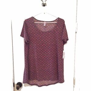 ❤️LuLaRoe - Navy Red-Orange Geometric Classic T - OS